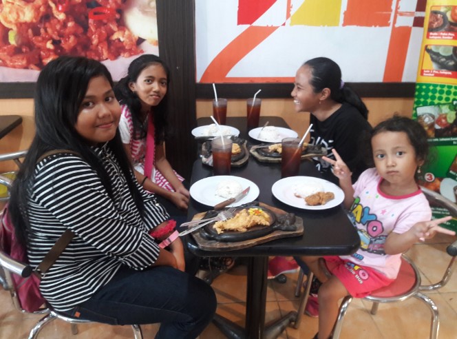 Mamake Cafe & Resto: Santapan Hangat di Munggur Timur